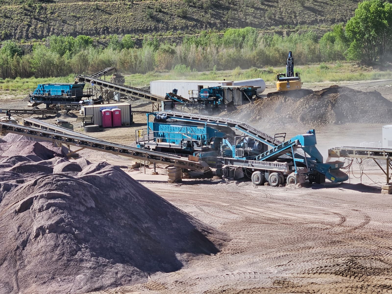 Onyx Crushing mobile plant operating on an Arizona jobsite